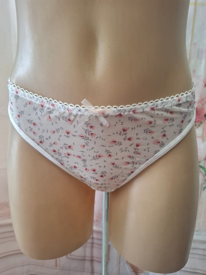 Pack de 7 Braguitas de Encaje con Diseño Floral y Corazones